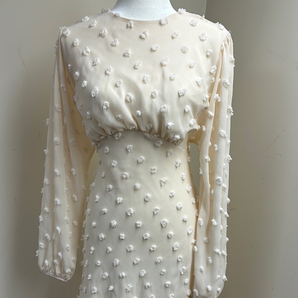 Chicwish Cream Sheath Dress with Bishop Sleeves and Crew Neck - Picture 4 of 4